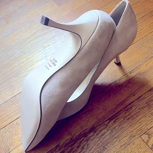 Stuart Weitzman Suede Pumps – Size 9.5M – Never Worn
